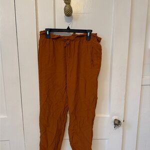 Women’s size large Rust orange casual pants